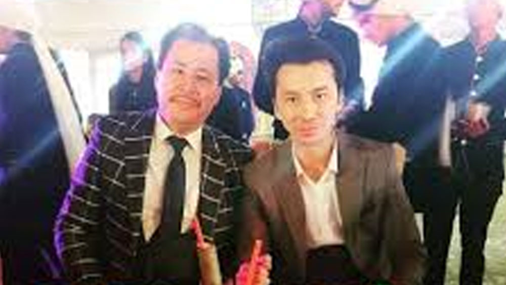 ছোট থেকেই তাই তাঁদের মধ্যে ভারতীয় মিউজিক বিশেষ করে বলিউড গানের প্রতি দারুণ আগ্রহ জন্মে গিয়েছে।