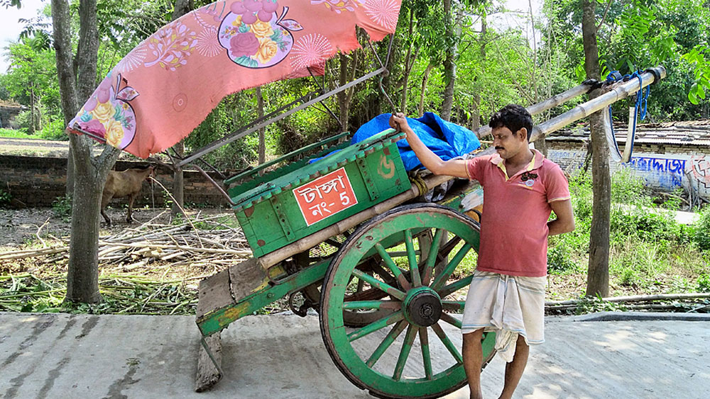 চিন্তাগ্রস্ত জুয়েল। নিজস্ব চিত্র