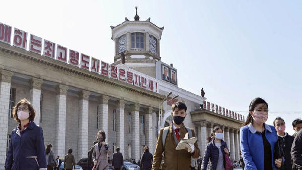 আর এক বোন কিম সোল সং সরকারের নীতি প্রচারে গুরুত্বপূর্ণ ভূমিকা পালন করলেও, শাসনভার সামলানোর জন্য প্রয়োজনীয় রাজনৈতিক প্রশিক্ষণ নেই তাঁর।