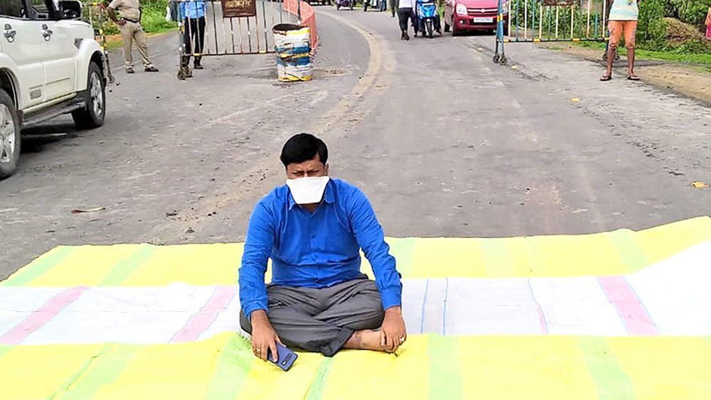 অবস্থানে সুকান্ত। নিজস্ব চিত্র