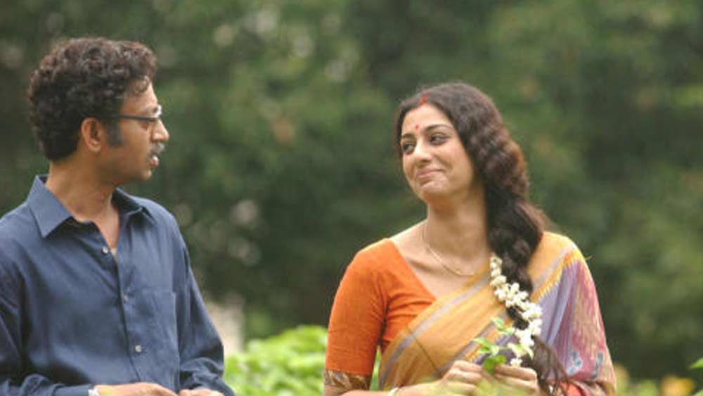 এর পর মুক্তি পায় বিশাল ভরদ্বাজের ‘মকবুল’। এ ছবিতে অভিনয়ের পরে বলিউডে নিজের ঘরানা তৈরির প্রথম ধাপে পা রাখেন ইরফান। ক্রমে ‘রোগ’, ‘হাসিল’, ‘লাইফ ইন এ মেট্রো’, ‘দ্য নেমসেক’, ‘স্লামডগ মিলিয়নেয়ার’ ছবিতে অভিনয়ের সঙ্গে সঙ্গে আরবসাগরের তীরে নিজেই একটি প্রতিষ্ঠান হয়ে ওঠেন ইরফান খান।