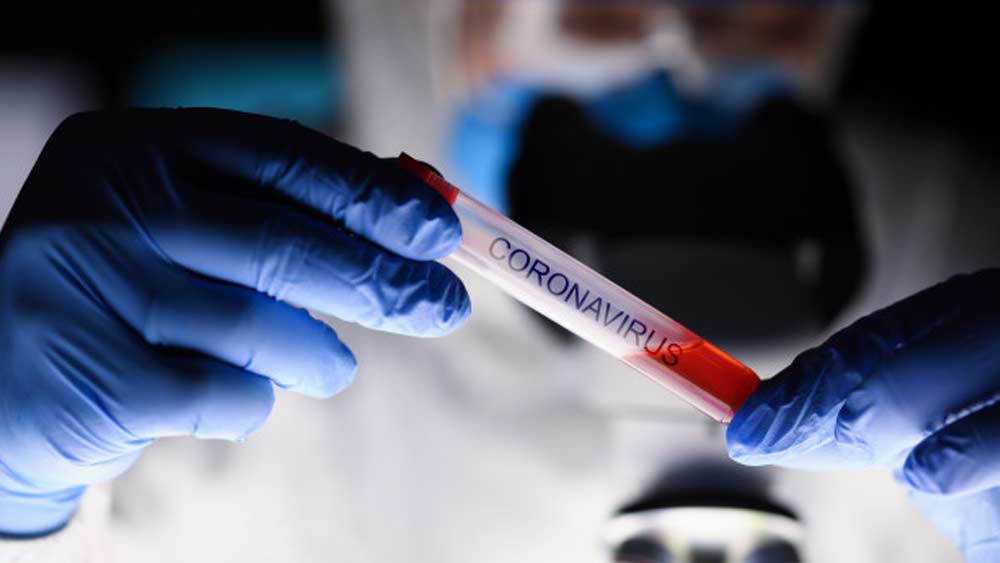 এসিই-২ রিসেপ্টারের মাধ্যমে শরীরে পা রাখে করোনা। তার প্রাচুর্য যেমন শ্বাসনালীতে আছে, আছে পাকস্থলি, অন্ত্রতেও৷ কাজেই একের বদলে অন্যটি আক্রান্ত হতেই পারে৷ এ দিকে ফুসফুসে ঢোকা জীবাণু বেরিয়ে গেলেও পেটে ঢুকলে সে চট করে বেরোনোর নাম করে না৷ ভুগিয়ে ভুগিয়ে ক্লান্ত, অবসন্ন, করে ফেলে৷ তাই এ সব লক্ষণ দেখা দিলেও সতর্ক থাকতে হবে বইকি!