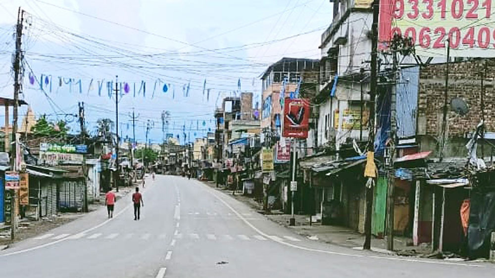 পথঘাট ফাঁকা। কাকদ্বীপে। নিজস্ব চিত্র