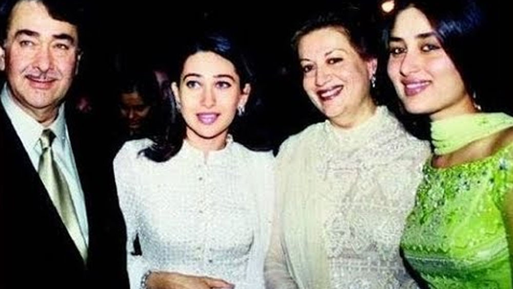 করিশ্মার মা। ববিতা কপূর। অক্ষয়কে নিয়ে খুব একটা আপত্তি ছিল না তাঁর। কিন্তু এই বিয়েতে তিনি রাজি ছিলেন না।