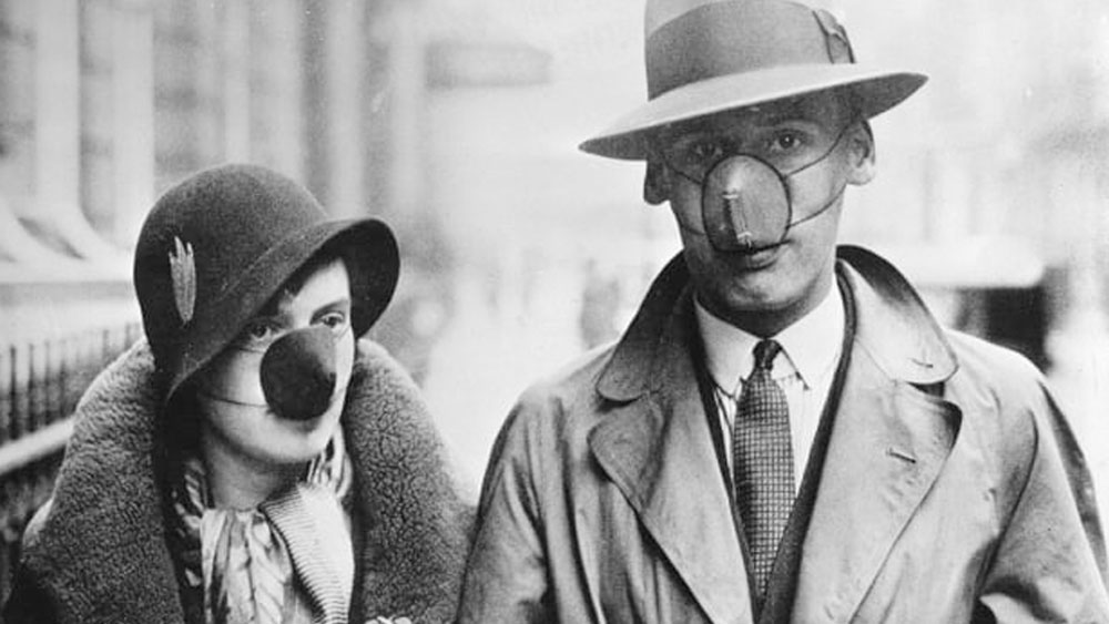 তিনি প্রাত্যহিক সব কাজ গুছিয়ে অফিসে বার হলেন। কিছু ক্ষণ পরই তাঁর জ্বর এল এবং শ্বাসকষ্ট শুরু হল। সঙ্গে বমি এবং নাক দিয়ে রক্তপাত। এরপর আর চিকিত্সার খুব বেশি সুযোগ পেতেন না তিনি।