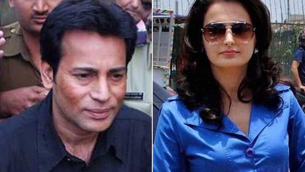 মুম্বইয়ে ফিরে আসার পরও তাঁদের মধ্যে যোগাযোগ থেকে গিয়েছিল। প্রায়ই ফোনে কথা হত তাঁদের। এই ভাবেই ক্রমশ বন্ধুত্ব গাঢ় হয়ে ওঠে। প্রতি আধ ঘণ্টা অন্তর মনিকাকে ফোন করতেন আবু। মণিকাও সমস্ত কিছু তাঁর সঙ্গে শেয়ার করতে শুরু করেন।