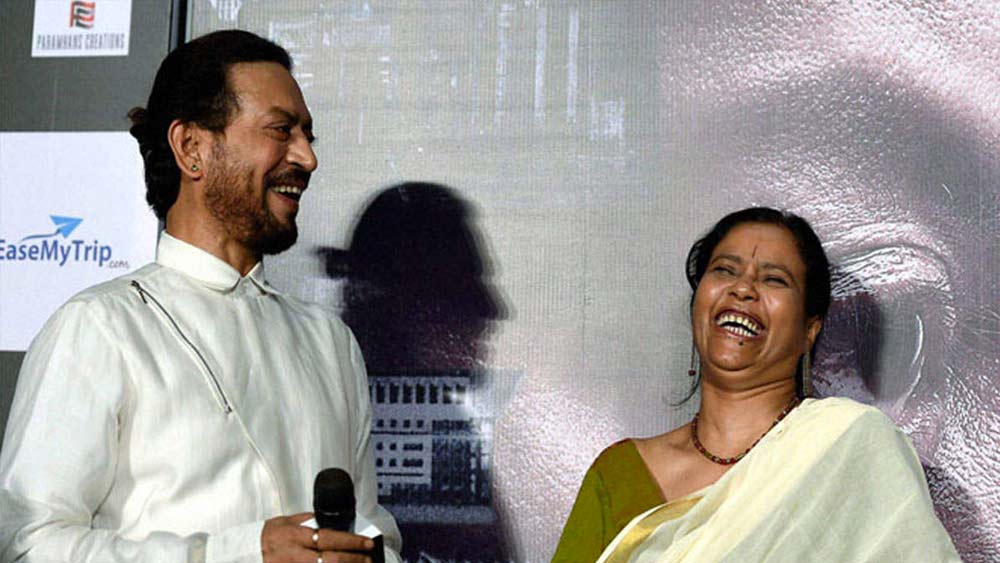 পঁচিশ বছরের দাম্পত্যের অনেক আগে থেকেই ইরফান আর সুতপা সহযোদ্ধা। ন্যাশনাল স্কুল অব ড্রামা-র দিন যখন শেষ হল, তত দিনে তাঁরা বুঝে গিয়েছেন এ বার বাকি জীবনটাও থাকতে হবে একসঙ্গেই। থাকতে শুরুও করে দিলেন। দু’জনেই তখন ইন্ডাস্ট্রিতে পরিচিতি পাওয়ার চেষ্টা করছেন।