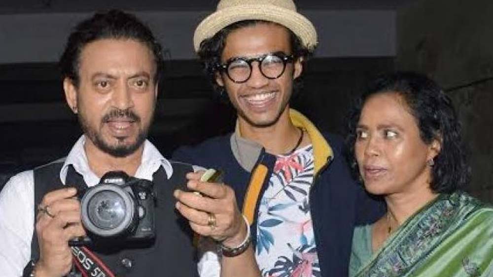 মুম্বই বা লন্ডন, যেখানেই ইরফানের চিকিৎসা হয়েছে, পাশে থেকেছেন সুতপা। স্ত্রী তাঁর পাশে না থাকলে আরও অনেক আগেই তাঁকে যুদ্ধে পরাজয় স্বীকার করতে হত, মনে করতেন ইরফান। এমনকি, শেষ ছবি ‘আংরেজি মিডিয়াম’-এর কাজও তিনি সুতপার জন্যই করতে পেরেছেন, জানিয়েছিলেন অভিনেতা।