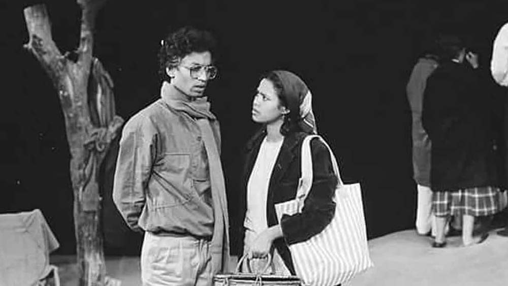 কয়েক দিন আগে জয়পুরে প্রয়াত হয়েছেন ইরফানের মা-ও। লকডাউনে মায়ের শেষকৃত্যে উপস্থিত থাকতে পারেননি গুরুতর অসুস্থ ইরফান। এর পর তিনি নিজেও পাড়ি দিলেন দিকশূন্যপুরের দিকে।