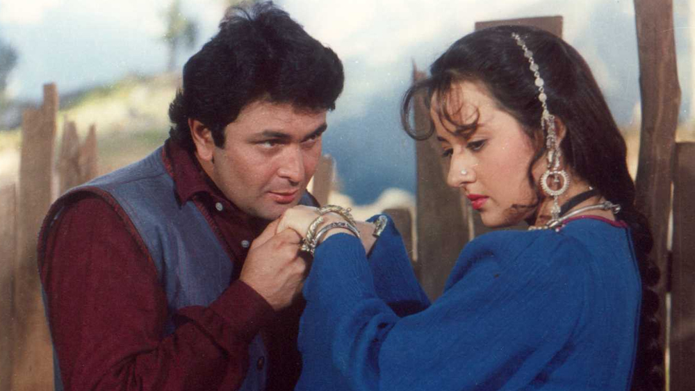 হেনা (১৯৯১): কাঁটাতারের সীমানায় ছাপিয়ে এক প্রেমের গল্প। প্রধান চরিত্রে ঋষি, বিপরীতে পাকিস্তানি অভিনেত্রী জেবা বখতিয়ার। এটাই ছিল রাজ কপূর পরিচালিত শেষ সিনেমা। তাঁর প্রয়াণে অসমাপ্ত কাজ শেষে করেন রণধীর কপূর। শক্তিশালী অভিনয় আর কাশ্মীরের অপরূপ সব লোকশেন। এই সিনেমা মন ভরিয়েছিল দর্শকদের।