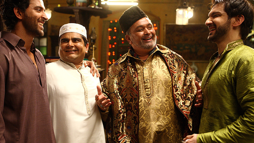 অগ্নিপথ (২০১২): অমিতাভ বচ্চনের কিংবদবন্তি সিনেমার রিমেক। মুখ্য চরিত্রে হৃতিক রোশন। ভিলেনের চরিত্রে সঞ্জয় দত্ত। তারই মাঝে রউফ লালা নামে একটা ছোট্ট চরিত্রে করলেন ঋষি কপূর। এই প্রথম বার খলনায়কের চরিত্র। রোল ছোট তো কী। ড্রাগ কারবারির চরিত্র কাঁপিয়ে দিলেন ঋষি।