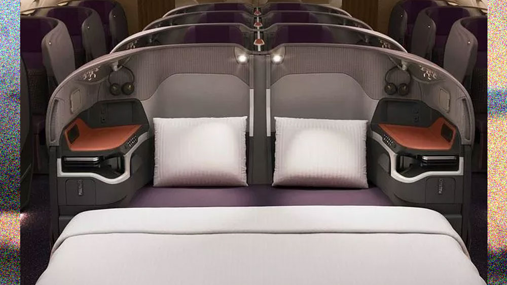 এই প্রথম কোনও ভারতীয় বিমানে সেল্ফ প্রোটেকশন স্যুট থাকছে। এর কাজ কী? শত্রুপক্ষের র‍্যাডারকে অনায়াসে জ্যাম করে দেবে এবং হিট সিকিং মিসাইলকে দূরে সরিয়ে রাখবে এই ব্যবস্থা।