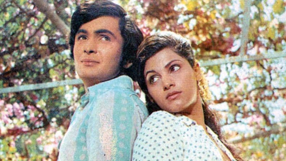 এই আক্ষেপ সারা জীবন ছিল ঋষি কপূরের। বছর কয়েক আগে এক সাক্ষাৎকারে তিনি বলেন, কৈশোর-প্রেম নিয়ে ছবি করতে চেয়েছিলেন রাজ কপূর। কিন্তু সে সময় রাজেশ খন্নাকে নেওয়ার আর্থিক সঙ্গতি তাঁর ছিল না। তাই, ঋষি সুযোগ পান। তাঁকে পরিচিতি দেওয়ার জন্য ‘ববি’ তৈরি হয়নি। দাবি করেন বর্ষীয়ান অভিনেতা।