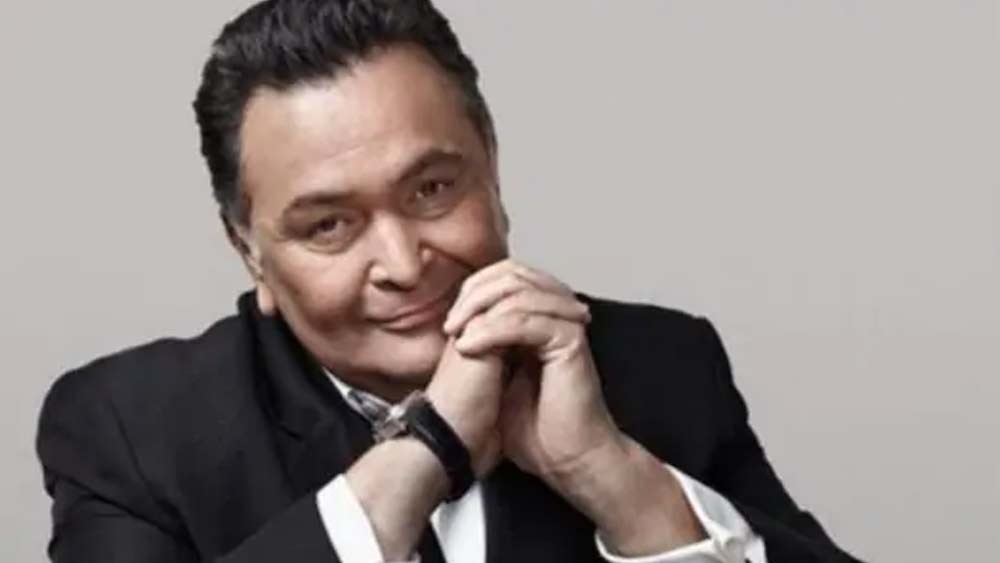 অভিনয়ের দ্বিতীয় পর্বে অনেক বেশি সাফল্যের পালক বসেছিল ঋষি কপূরের শিরোপায়। নায়কের ভূমিকা থেকে সরে গিয়ে তখন ঋষি বেছে নিতেন চরিত্রাভিনয়। বা, কখনও কখনও তাঁকে দেখা গিয়েছে খলনায়কের ভূমিকাতেও।