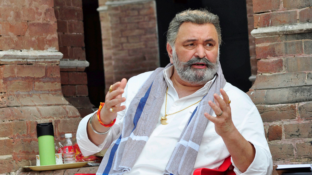 অভিনয়-জীবনের দ্বিতীয় পর্বে তাঁর চকোলেট বয় ইমেজ ভেঙে নিজের অভিনয় প্রতিভাকে সবে ডানা মেলতে দিয়েছিলেন। কিন্তু আকাশ বড় তাড়াতাড়ি কালো হয়ে এল। সংক্ষিপ্ত উড়ান শেষ হয়ে গেল সময়ের আগেই।