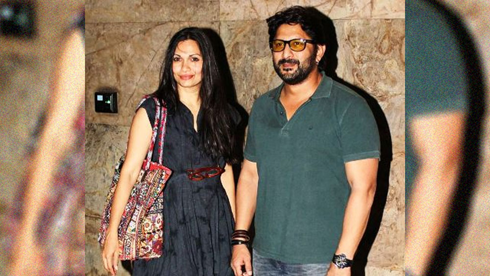 ১৯৬৮ সালে ১৯ এপ্রিল মুম্বইয়ে জন্ম আরশাদ ওয়ারসির। দেওলালির একটি স্কুলে পড়াশোনা করতেন তিনি। কিন্তু দুর্ভাগ্য খুব ছোট বয়স থেকেই যেন সঙ্গী হয়ে উঠেছিল আরশাদের।