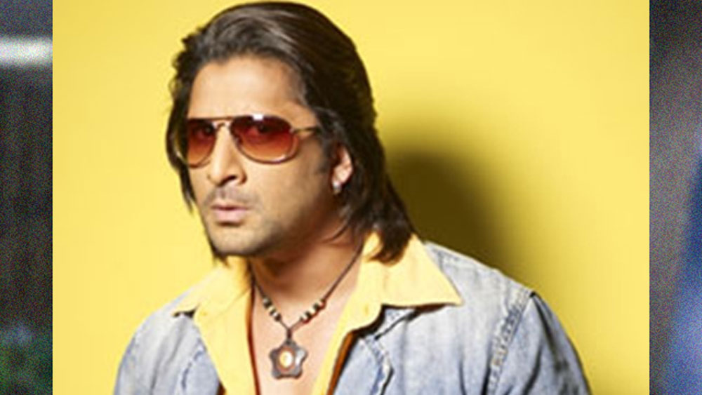 ১৯৯৩-এ ‘রূপ কি রানি চোরোঁ কা রাজা’ ছবির টাইটেল ট্র্যাক কোরিওগ্রাফ করার দায়িত্ব পান আরশাদ। আরশাদের ফোকাস স্থির ছিল। তিনি জানতেন, বলিউডে ভাল কোরিওগ্রাফার হতে গেলে কী করতে হবে, কী ভাবে এগোতে হবে তাঁকে।