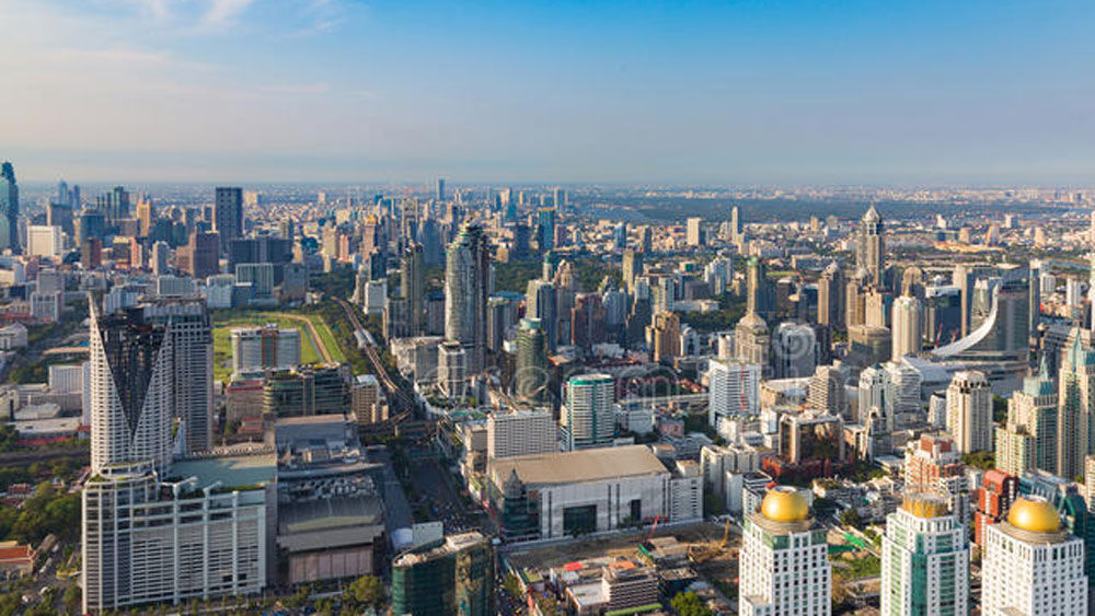 এর পর প্রাণে বাঁচতে শুক্ল ব্যাঙ্কক পালিয়ে যায়। কয়েক বছর পর যখন ফিরে আসে, তখন বড় মাফিয়া হয়ে উঠেছিল। বিহারের মাফিয়া সুরজ ভানের খাস লোক হয়ে উঠেছিল সে।