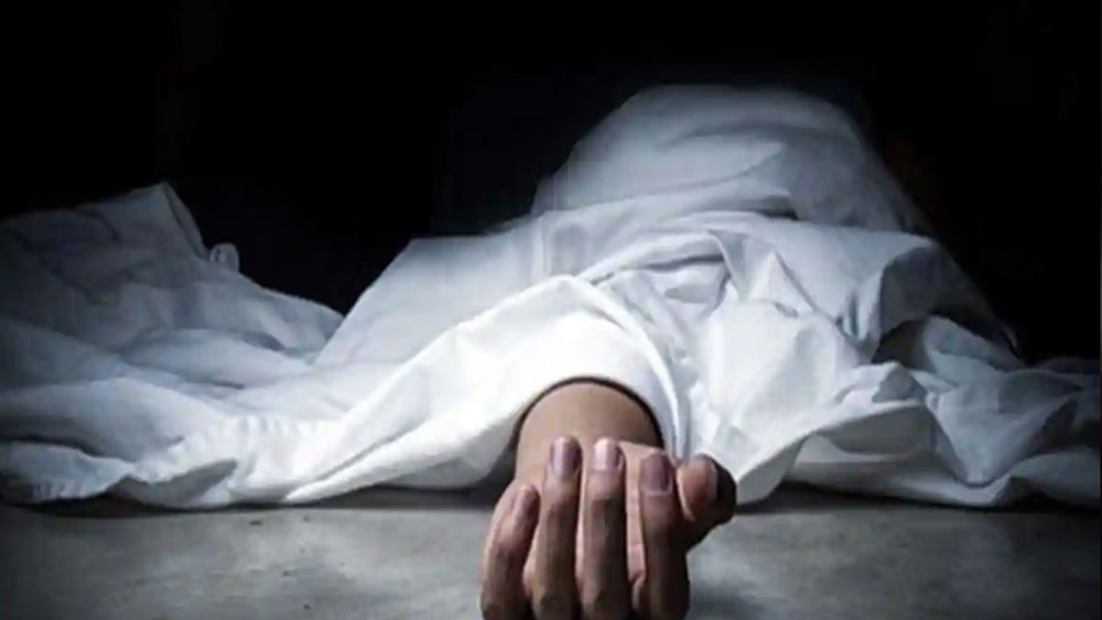 ১৯৯৭ সালে লখনউয়ের বীরেন্দ্র শাহি নামে এক রাজনৈতিক নেতাকে খুন করে শুক্ল। এমনকি বীরেন্দ্র শাহির বিরোধী নেতা হরিশঙ্কর তিওয়ারিকেও খুনের ছক কষে ফেলেছিল সে।