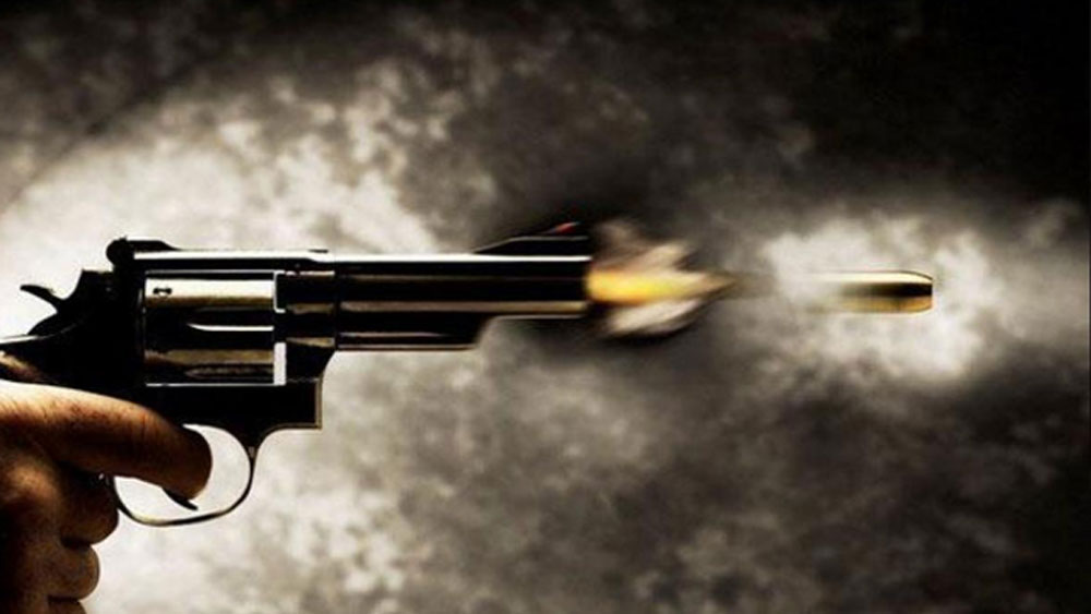 জানা যায়, ওই সময় শুক্ল এই দুই বিরোধী নেতাকে রাস্তা থেকে সরিয়ে নিজে ওই এলাকায় ভোটে দাঁড়াতে চেয়েছিল। কিন্তু সেটা আর সম্ভব হয়নি।