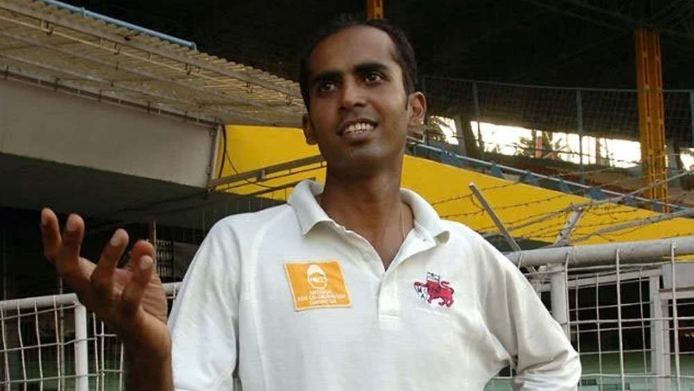 টেস্টে নীলেশ আর মাত্র একটি উইকেটই নিতে পেরেছিলেন। কিন্তু, টেস্ট ক্রিকেটে প্রথম বলেই উইকেট নেওয়ার কৃতিত্ব থেকে গিয়েছে তাঁর সঙ্গেই। তবে সামগ্রিক ভাবে টেস্টে ৭৩৮ বলে ৩৩২ রান দিয়ে দুই উইকেট, একেবারেই সাদামাটা পারফরম্যান্স তাঁর।