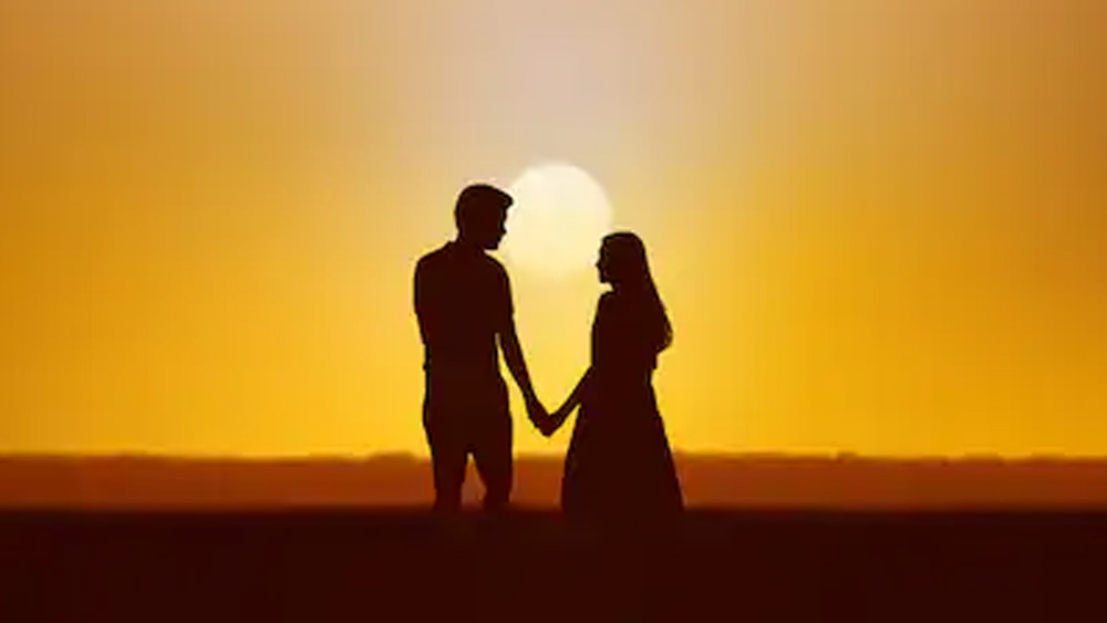 জেল থেকে ছাড়া পাওয়ার পরেও এই পরিচিতি জারি রেখেছিল শোভরাজ। সেইসঙ্গে এক অদ্ভুত বৈপরীত্যে সমানতালে চলছিল তার অপরাধও। ধীরে ধীরে প্যারিসের অন্ধকার দুনিয়াও চিনে নিল তাকে। এই সময়ে প্যারিসের রক্ষণশীল অভিজাত পরিবারের তরুণী শাঁতাল কোম্পাগ্যানন প্রেমে পড়লেন শোভরাজের।