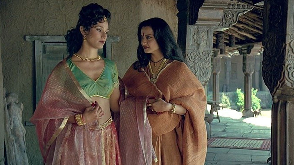 মায়ার প্রকৃত নাম ইন্দিরা বর্মা। ১৯৭৩ সালে ২৭ সেপ্টেম্বর ইংল্যান্ডে জন্মগ্রহণ করেন তিনি। তিনি একজন ব্রিটিশ অভিনেতা।