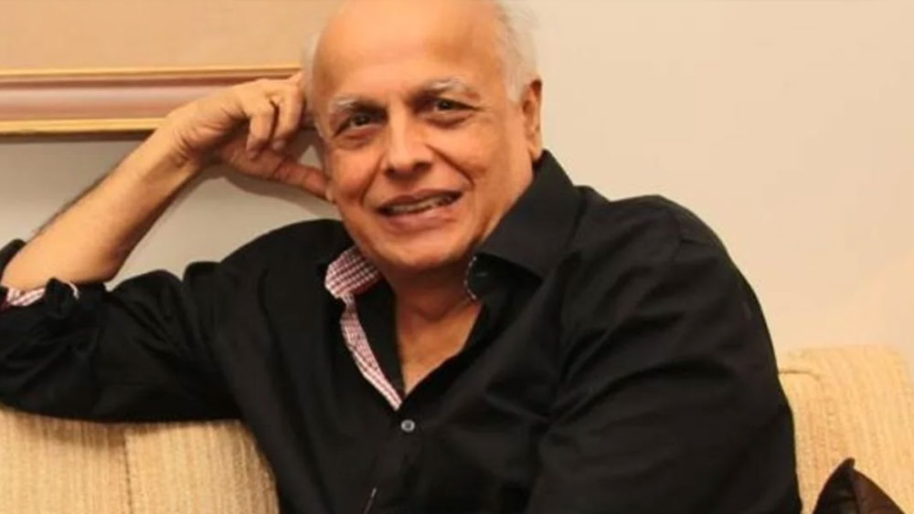 মাতুঙ্গার ডন বসকো স্কুল থেকে পাশ করেছেন মহেশ ভট্ট। স্কুলে পড়াকালীন উপার্জন করা শুরু করেছিলেন। গরমের ছুটিতে নানা ধরনের ছোটখাটো কাজ করতেন অর্থ উপার্জনের জন্য। পাশাপাশি আবার ওই সময় থেকেই বিজ্ঞাপন তৈরির কাজও টুকটাক করতেন।