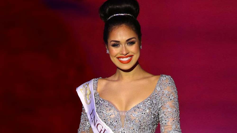 স্কুল শেষ করার পরে পড়াশোনার পাশাপাশি মডেলিং শুরু করেছিলেন। ডাক্তারি পড়ার মাঝপথেই প্রথম সৌন্দর্য প্রতিযোগিতায় আসা। তারপর একদিন ‘মিস ইংল্যান্ড’ প্রতিযোগিতার মঞ্চ।