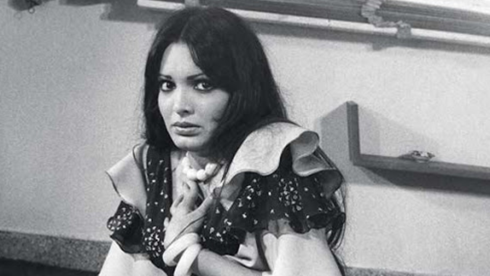 পরভিন এমনিতেই তখন মানসিক দিকে দিয়ে অসুস্থ ছিলেন। তাঁর সবসময় মনে হত, কেউ যেন তাঁকে খুন করার চেষ্টা করছে! ফলে আহত হয়ে তিনি আরও অস্থির হয়ে পড়েন মানসিক দিক দিয়ে।