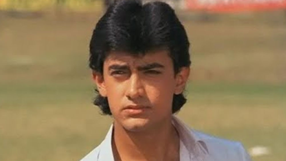 প্রচণ্ড ভয় পেয়ে গিয়েছিলেন দিব্যা। আমিরের ব্যবহারে খারাপও লেগেছিল তাঁর। সেটে দাঁড়িয়েই কেঁদে ফেলেছিলেন তিনি। সে সময় অবশ্য পাশে পেয়েছিলেন সলমন খানকে। শেষে ওই পারফরম্যান্স তিনি আমিরের বদলে সলমন খানের সঙ্গে করেছিলেন।