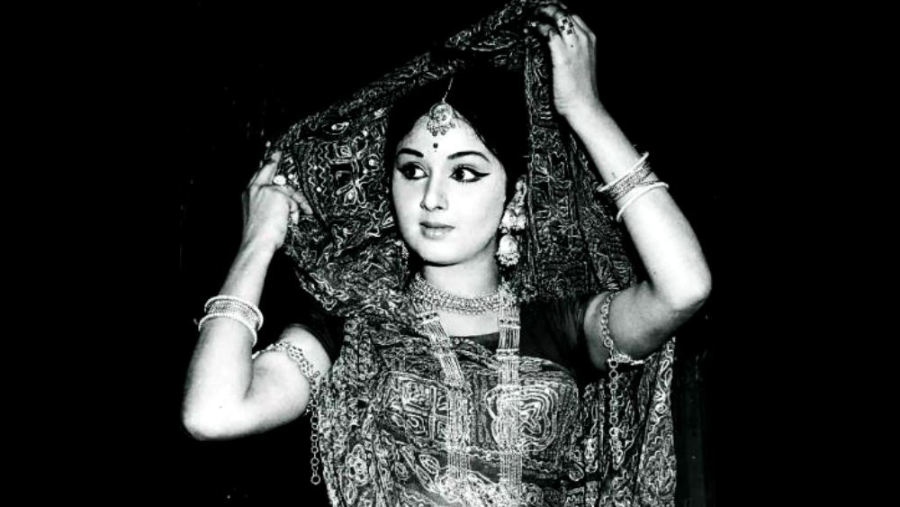 নিজের বন্দুক পরিষ্কার করছিলেন সিদ্ধার্থ। তখনই আচমকা গুলি লেগে যায় তাঁর পেটে। আশঙ্কাজনক অবস্থায় তাঁকে ভর্তি করা হয় হাসপাতালে। কয়েক মাস পরে কিছুটা সুস্থ হয়ে বাড়িও যান। কিন্তু সম্পূর্ণ সুস্থ আর হতে পারেননি। প্রায় ১১ মাস যুদ্ধের পরে হার মানেন চিকিৎসকরা। ১৯৭৬ সালের নভেম্বরে প্রয়াত হন সিদ্ধার্থ।