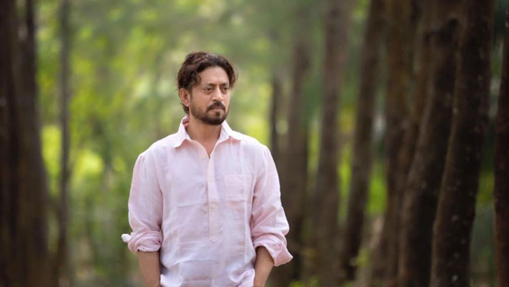 ব্রেন টিউমার নিয়ে বেশ কিছুদিন ধরে লড়াই করছিলেন তিনি। সুস্থ হয়ে 'আংরেজি মিডিয়াম' ছবির মধ্যে দিয়ে কামব্যাকও করেছিলেন।