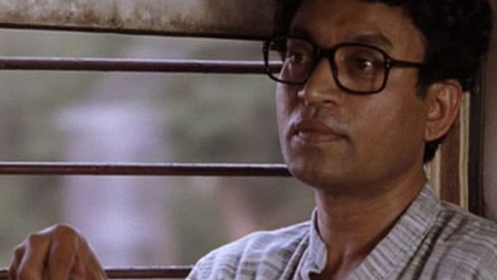 এহেন এক জন কিংবদন্তি অভিনেতার অভিনয় জীবনটা শুরু হয়েছিল অনেক কষ্টের মধ্যে দিয়ে। মাত্র ২৩৭ টাকার জন্যও এক বার হাত পাততে হয়েছিল তাঁকে!