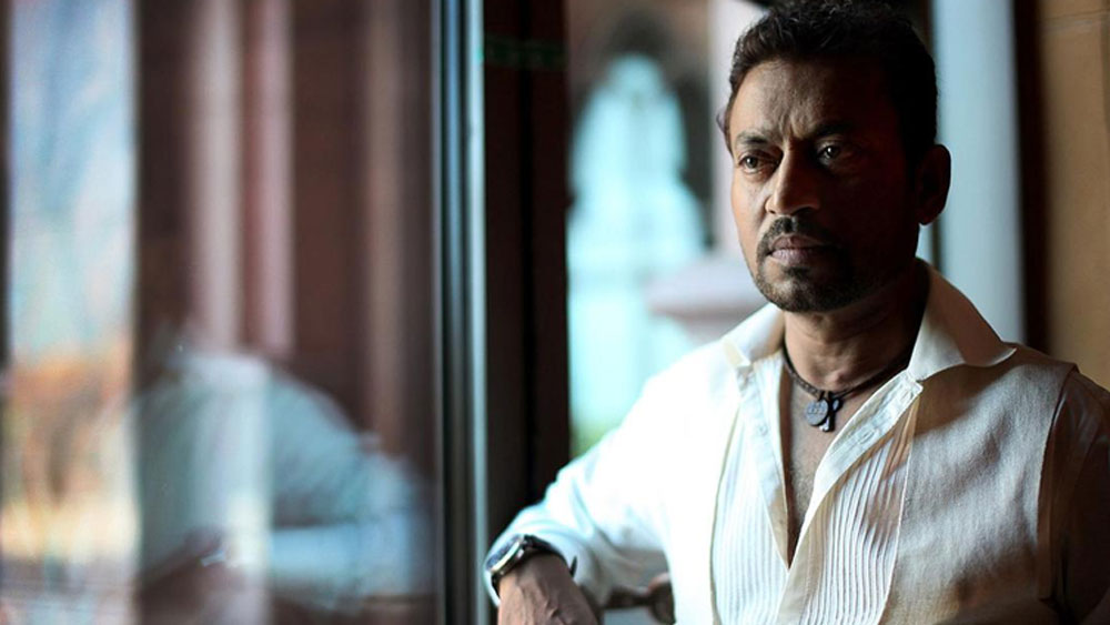 পেস্তা সবুজ রঙের জ্যাকেট ইরফান খানের বড়ই  প্রিয় ছিল। ‘করীব করীব সিঙ্গল’ ছবিতে তা পরেওছিলেন। অ্যাম্বাসেডর গাড়িও ভালবাসতেন ইরফান। কিন্তু সেটা আর কিনে ওঠা হল না তাঁর।