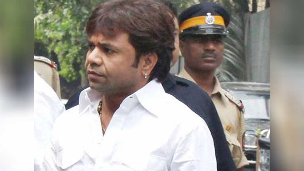 এ দিকে বক্স অফিসে সেই ছবি চূড়ান্ত ব্যর্থ হয়। আর রাজপালও সময়মতো সেই টাকা দিতেও পারেননি। এর পরেই রাজপালের বিরুদ্ধে জালিয়াতির মামলা করেন সেই প্রযোজক।  তিন মাস তাঁকে জেলে কাটাতে হয়। দিতে হয় জরিমানাও।