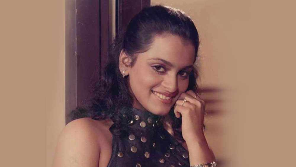 শিল্পা শিরোদকরের নতুন ম্যানেজার রিকু রাকেশের সঙ্গে দেখা হওয়াটাও তাঁর জীবনের একটা মোড় ঘোরানো দিক। সে সময় মাধুরী দীক্ষিতের ম্যানেজার ছিলেন রিকু। তিনিই শিল্পাকে প্রথম ফিল্মের খবরটা এনে দেন। ছোট্ট রোল হলেও তাতে রাজি হয়ে যান শিল্পা। শাওন কুমার টাকের সঙ্গে শর্তভঙ্গ করেই বলিউডের জীবন শুরু করেন শিল্পা।