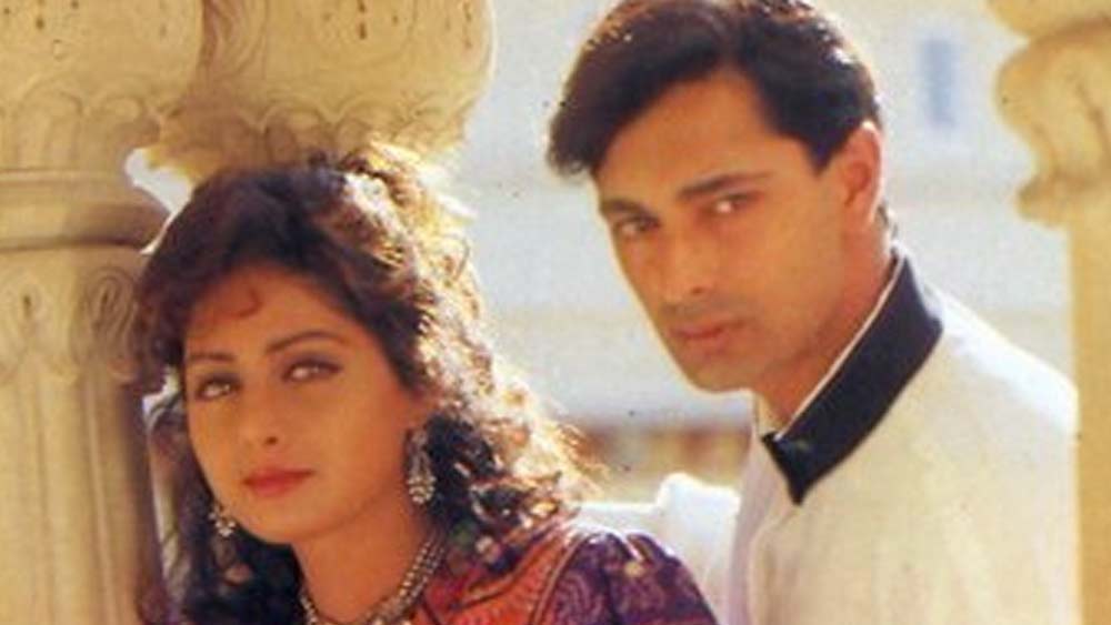 বেঙ্গালুরুর ছেলে দীপকের মডেলিং কেরিয়ার শুরু নিজের শহরেই। তার পর তিনি চলে আসেন মুম্বই। সেখানে বিজ্ঞাপনের অফারে তিনি ভেসে যান। প্রিন্ট ও বৈদ্যুতিন, দুই মাধ্যমেই দীপক ছিলেন বিজ্ঞাপন নির্মাতাদের প্রথম পছন্দ।