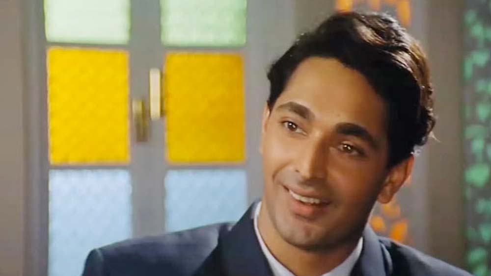 দীপকের এক আত্মীয় সংবাদমাধ্যমে জানান, দীপক আমেরিকাতেই থাকেন। তবে প্রচারের আলোয় আসার কোনও ইচ্ছে নেই তাঁর।