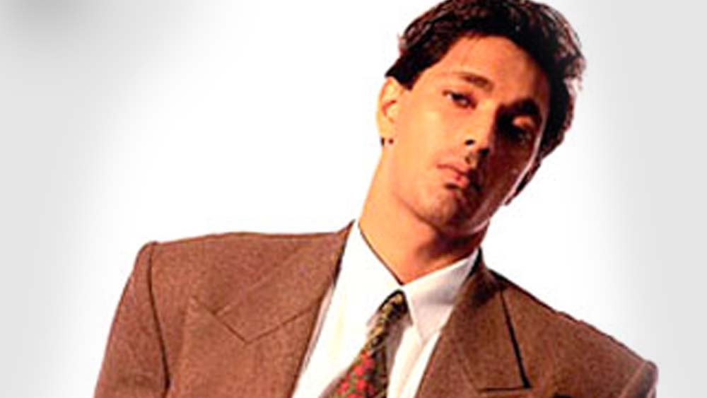 দীপকের বর্তমান অবস্থা নিয়ে প্রশ্ন এবং দর্শকদের কৌতূহল রয়েই গিয়েছে। অতীতের জনপ্রিয় এই মডেল নিজেই তাঁর চারপাশ থেকে নীরবতার পর্দা উঠতে দেননি।