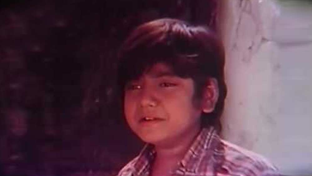 বেশির ভাগ ছবিতে রবি অভিনয় করতেন অমিতাভ বচ্চনের শৈশবের ভূমিকায়। তবে অভিনয়ের সূত্রপাত জুনিয়র বিগ বি হিসেবে নয়। রবি তাঁর কেরিয়ারে প্রথম যে ছবিতে অভিনয় করেন, তার নাম ‘ফকিরা’। ছবিটি মুক্তি পেয়েছিল ১৯৭৬ সালে।