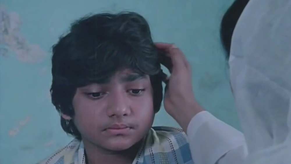 তবে রবি পরিচিতি পান অমিতাভের শৈশববেলার ভূমিকায় অভিনয় করেই। জুনিয়র অমিতাভ হিসেবে তাঁর প্রথম কাজ ‘অমর আকবর অ্যান্টনি’ ছবিতে। এই ছবি থেকেই জনপ্রিয়তা পান তিনি।