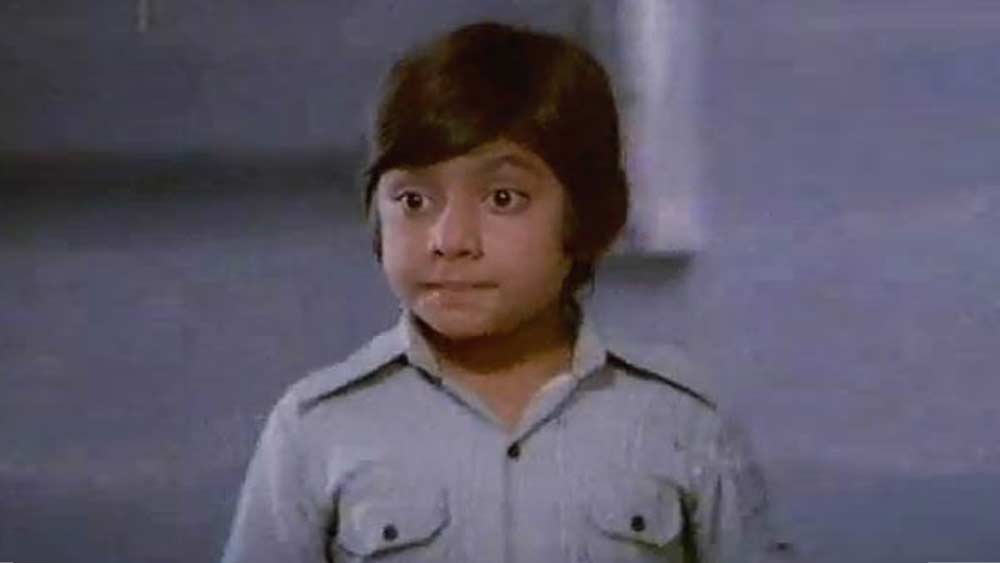 কিন্তু যে অভিনেতা শুরুতেই এত সাফল্য পেয়েছেন, তিনি পরবর্তী সময়ে হারিয়ে গেলেন কেন? রবি নিজে এক সাক্ষাৎকারে জানিয়েছিলেন, তিনি ছোটবেলায় ক্রমাগত অভিনয় করে যাওয়ায় পড়াশোনায় বিশেষ মন দিতে পারেননি।