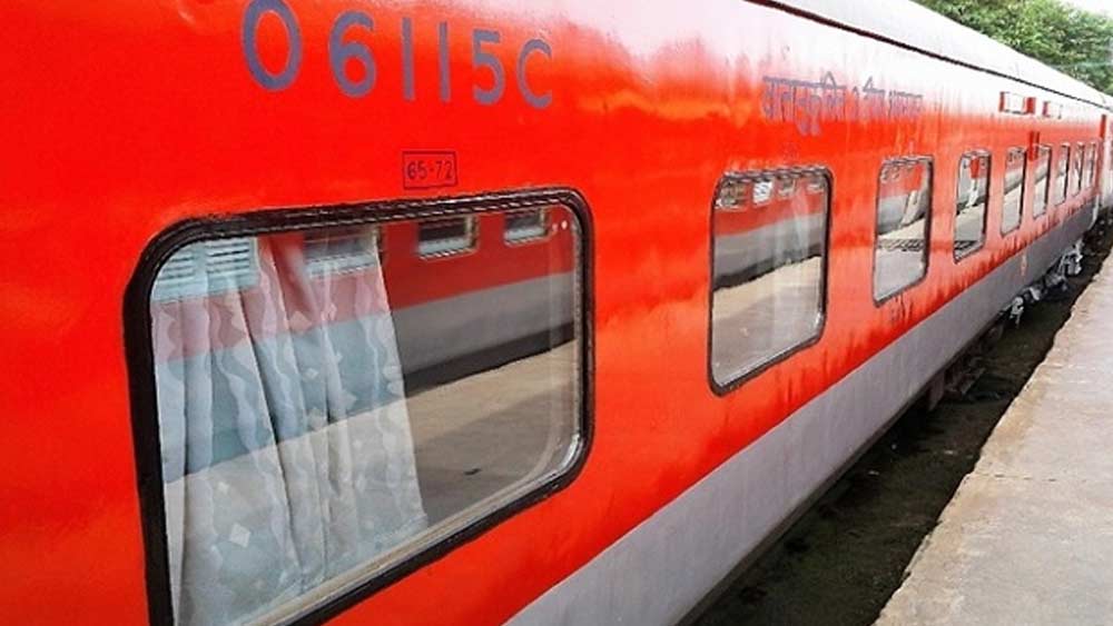 ট্রেনগুলি চলবে দিল্লি থেকে হাওড়া, ডিব্রুগড়, আগরতলা, পটনা, বিলাসপুর, রাঁচী, ভুবনেশ্বর, সেকেন্দরাবাদ, বেঙ্গালুরু, চেন্নাই, তিরুঅনন্তপুরম, মডগাঁও, মুম্বই সেন্ট্রাল, আমদাবাদ ও জম্মু-তাওয়াইয়ের মধ্যে। যাত্রাপথে হাতে গোনা কয়েকটি স্টেশনে দাঁড়াবে প্যাসেঞ্জার ট্রেনগুলি।