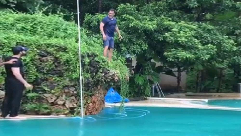 খাবারের জোগানের জন্য আপাতত তাঁরা ভরসা রাখছেন ফার্মের ফলমূল ও আনাজপাতির উপরেই ভরসা রাখছেন এর বাসিন্দারা। ফলে আগামী কিছু দিন এটাই ঠিকানা খান পরিবারের।