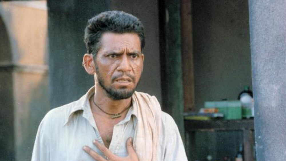 জন্ম পঞ্জাবের অম্বালায় এক নিম্নবিত্ত পরিবারে। বাবা রাজেশ পুরী ছিলেন রেলকর্মী। কিছুদিন কাজ করেছিলেন ভারতীয় সেনাবাহিনীতেও। শৈশবেই গৃহহীন হয়ে পড়ে পরিবার। কারণ সিমেন্ট চুরির দায়ে তাঁর বাবাকে শাস্তি ভোগ করতে হয়।