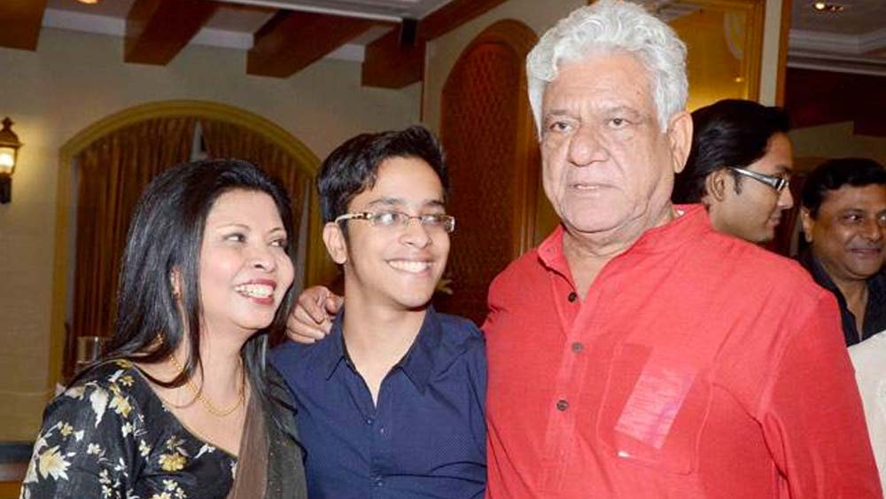 এই বইকে কেন্দ্র করে ওম-নন্দিতার সম্পর্ক ভেঙে যায়। ছেলে ঈশানকে নিয়ে বাড়ি ছেড়ে চলে যান সাংবাদিক নন্দিতা। স্বামীর বিরুদ্ধে তিনি গার্হস্থ্য হিংসার অভিযোগ আনেন। তবে আলাদা থাকলেও তাঁদের ডিভোর্স হয়নি।