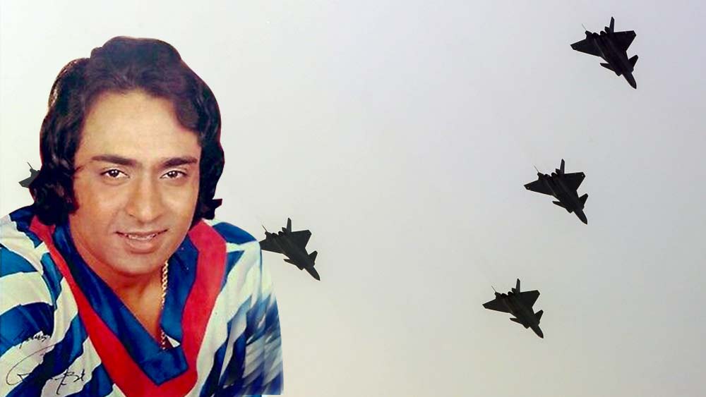 ছবি দেখতে ভাল লাগলেও রঞ্জিত প্রথমে চেষ্টা করেছিলেন বায়ুসেনায় যোগ দেওয়ার। ন্যাশনাল ডিফেন্স অ্যাকাডেমিতে তাঁর প্রশিক্ষণও শুরু হয়েছিল। কিন্তু খোদ প্রশিক্ষকের মেয়ের সঙ্গেই তিনি সম্পর্কে জড়িয়ে পড়েন। ফলে শৃঙ্খলাভঙ্গের দায়ে অকালেই ফুরিয়ে গেল প্রশিক্ষণের মেয়াদ।