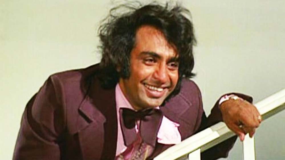 ১৯৭১ সালেই মুক্তি পায় ‘শর্মিলি’। এই ছবির প্রিমিয়ারে গিয়ে লজ্জায় প্রায় মাথা কাটা যায় রঞ্জিতের। ছেলেকে পর্দায় মেয়েদের শ্লীলতাহানি করতে দেখে কান্নায় ভেঙে পড়েন রঞ্জিতের মা। শেষে রঞ্জিতের সহঅভিনেত্রী রাখি এসে তাঁকে বোঝান, তাঁর ছেলে আসলে অভিনয়-ই করেছেন!