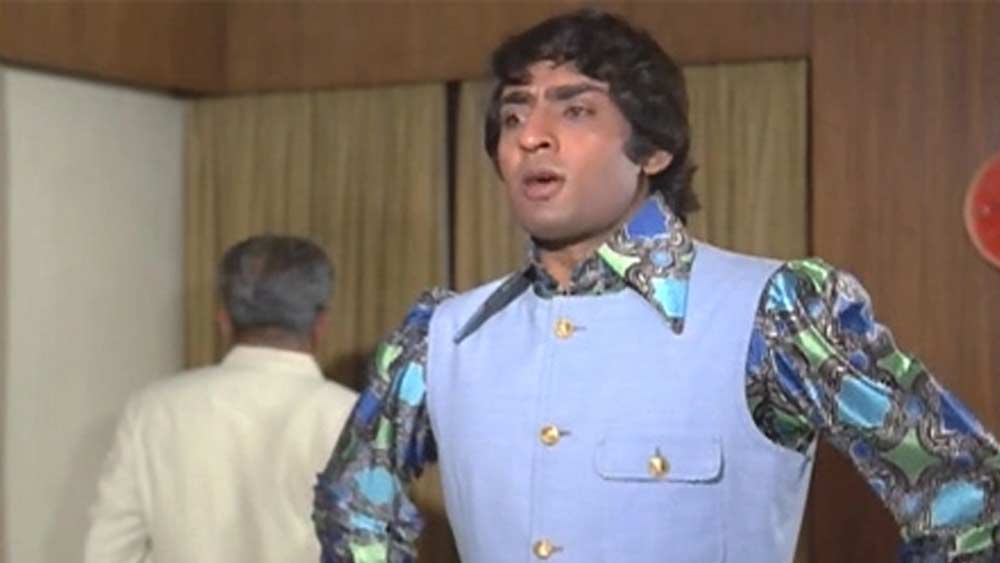 কিন্তু রঞ্জিতকে দেখতে হবে শুনে সেই মহিলা চিকিৎসক নাকি ভয়ে আসেনইনি। তাঁর দৃশ্য এলেই নাকি সেন্সর বোর্ডের এক মহিলা সদস্য রাগে আর ঘেন্নায় চোখ বন্ধ করে ফেলতেন। লাম্পট্যকেও এতটাই বিশ্বাসযোগ্যতার সঙ্গে পেশ করতেন তিনি।